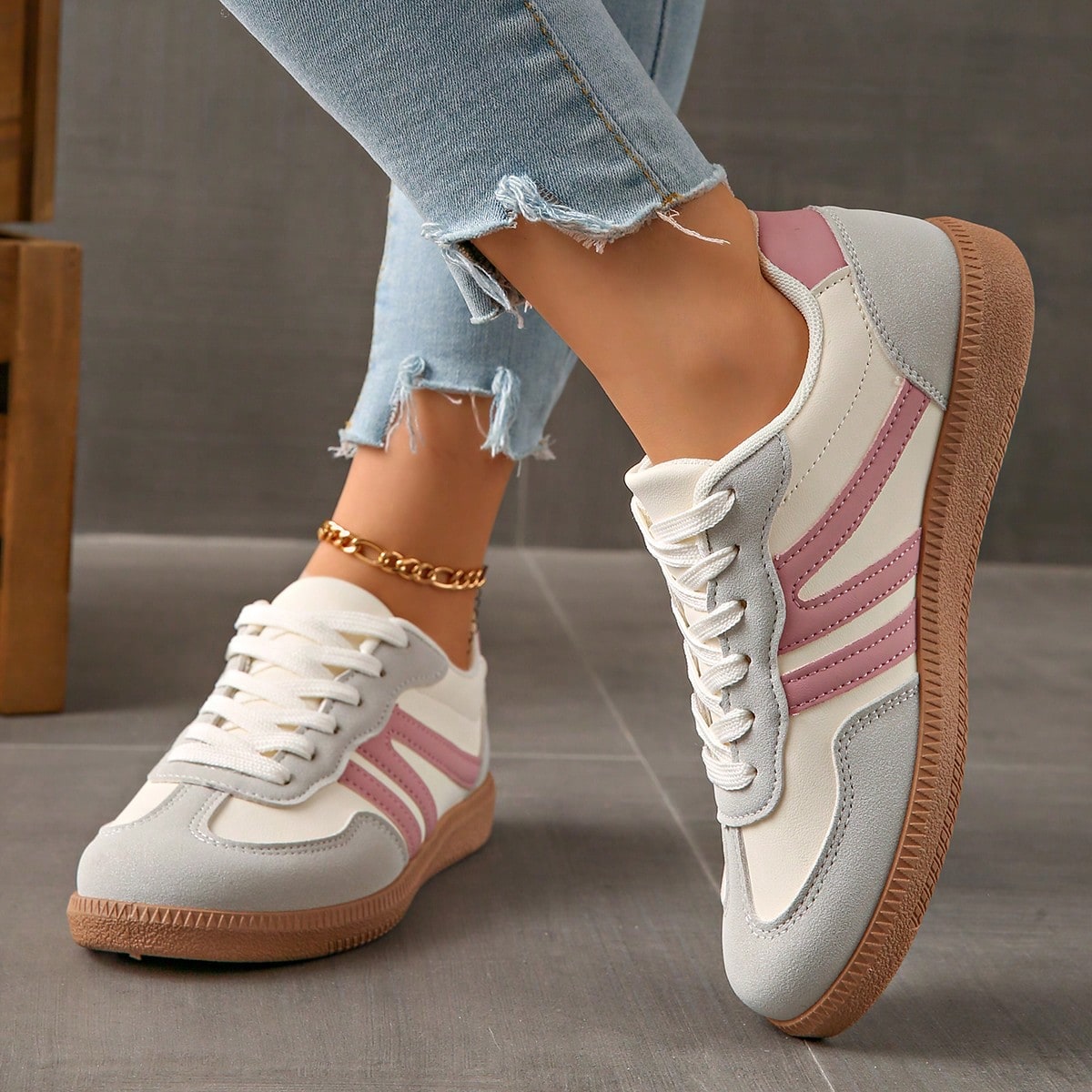 Baskets femme en cuir orthopédiques – lacets low-top