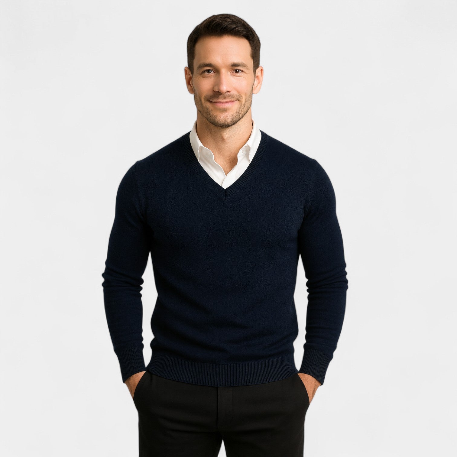 Riche | Pull col V homme – Coupe slim en maille technique