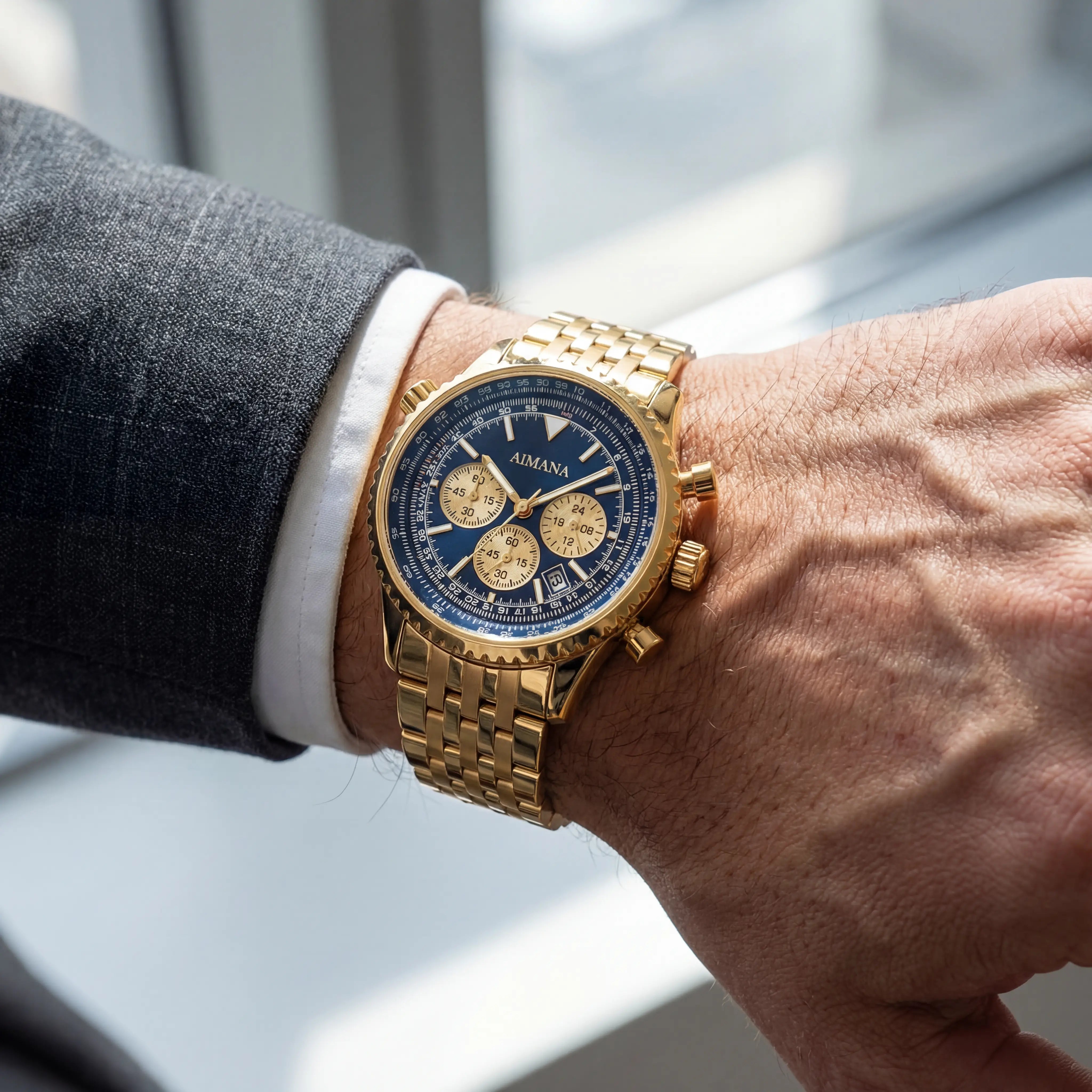 Riche | Montre pour Homme Dorée en Acier Inoxydable – Quartz Lumineuse et Étanche 43 mm