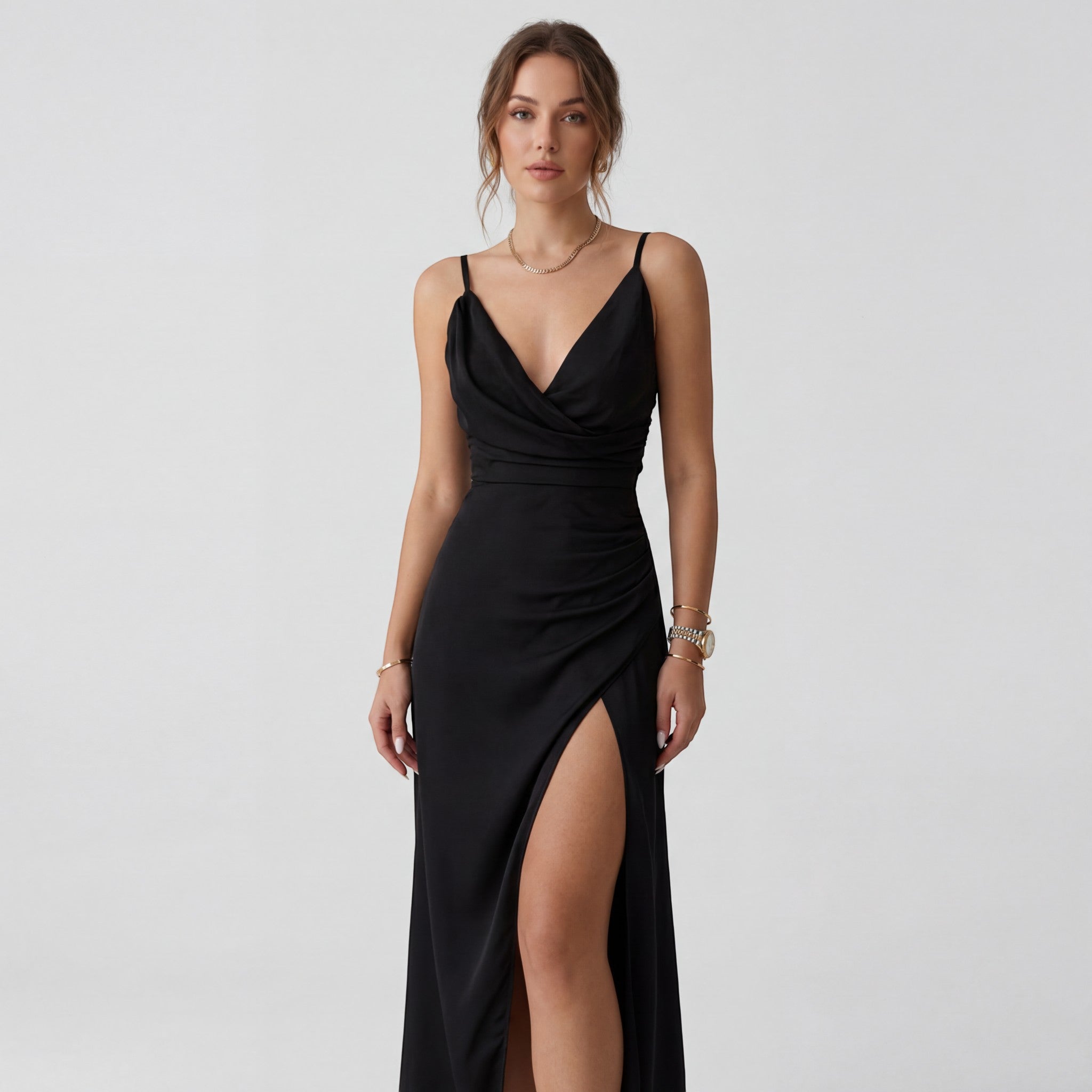 Robe Slip Femme Col V Fendue – Coupe Slim à Bretelles | Drapé Soyeux