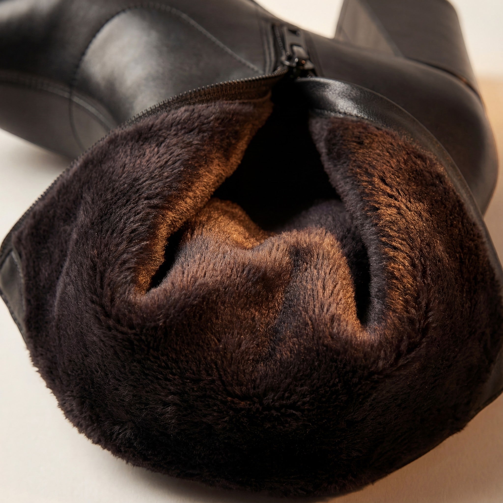 Riche | Bottes à Talon Haut en Cuir à Bout Pointu Doublées Polaire pour Femme