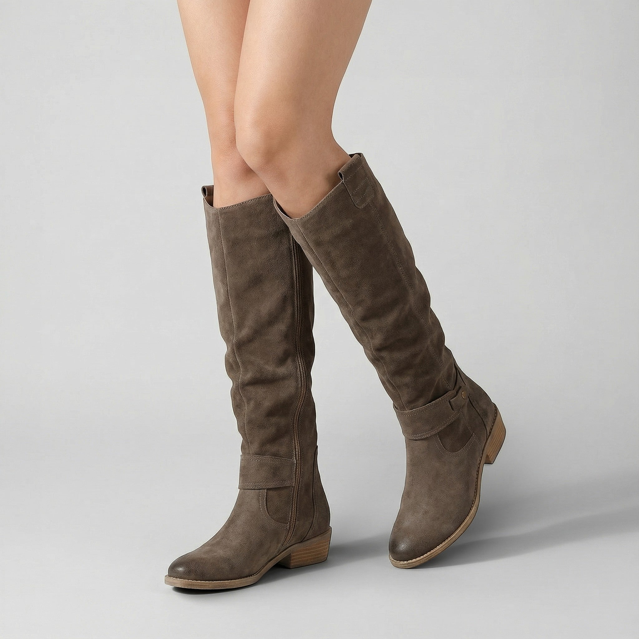 Riche | Bottes hautes en suédine à talon bas pour femme