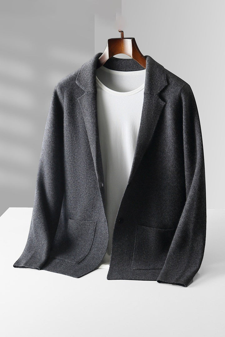 Herren-Strickjacke aus merzerisierter Baumwolle mit V-Ausschnitt – Lässiger, taillierter Schnitt