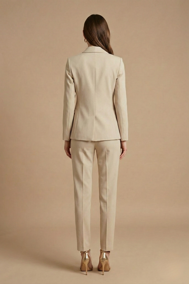Women's Two-Piece Suit – Slim-Fit Blazer and Straight-Leg Pants