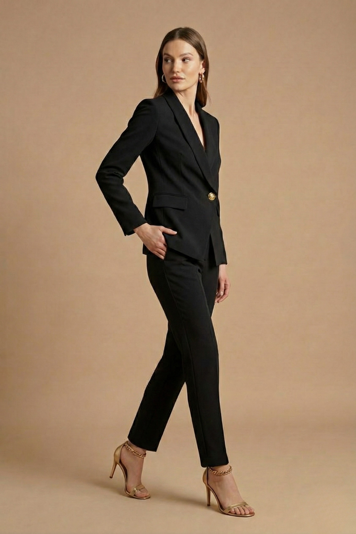Women's Two-Piece Suit – Slim-Fit Blazer and Straight-Leg Pants