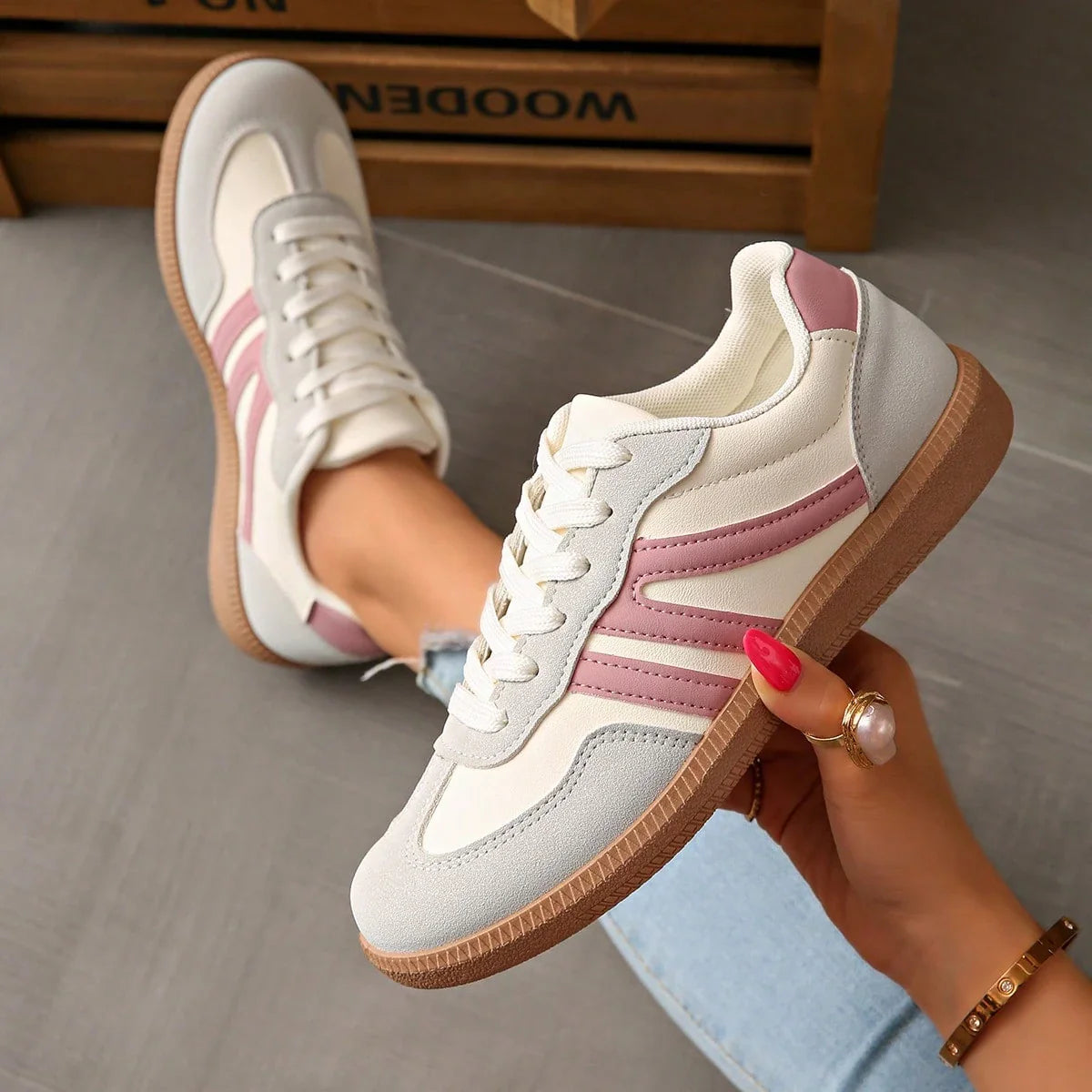 Baskets femme en cuir orthopédiques – lacets low-top