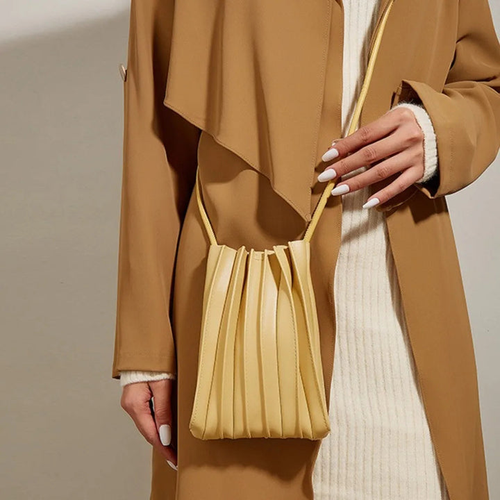 Mini-Umhängetasche für Damen aus plissiertem Leder – Kompaktes, strukturiertes Design