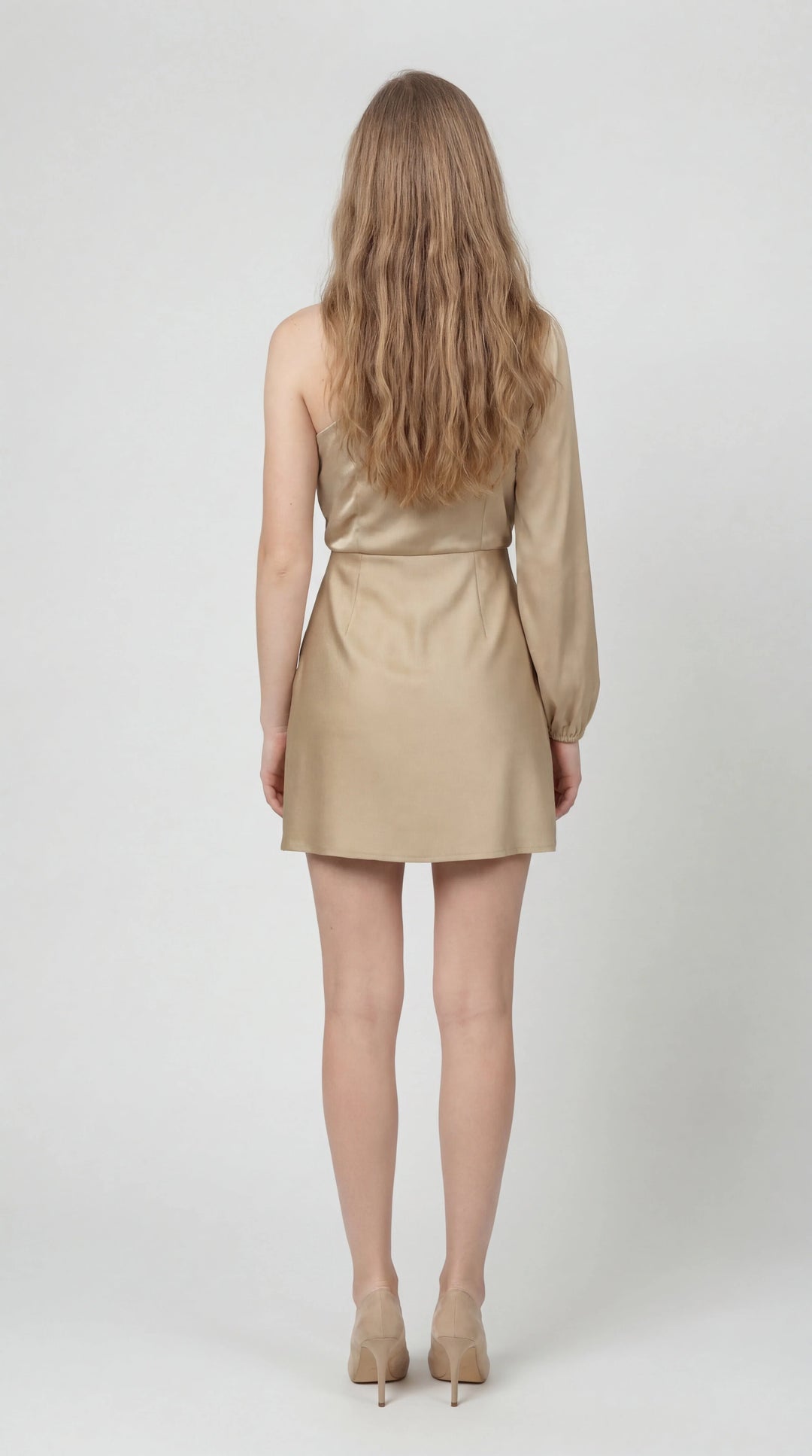Robe Mini Satinée Femme Une Épaule – Corsage Drapé Coupe Élégante Manche Fluide