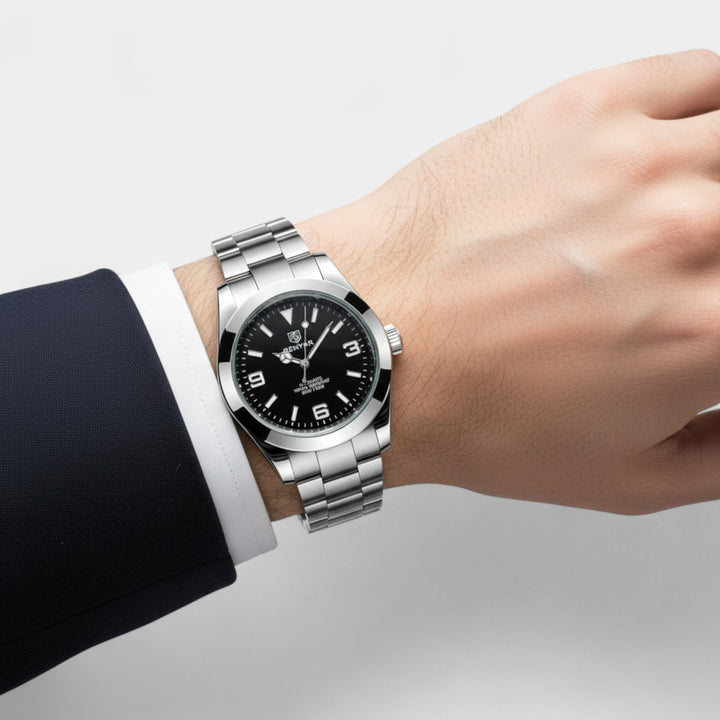 Analoge Herrenuhr aus Edelstahl – Leuchtzeiger