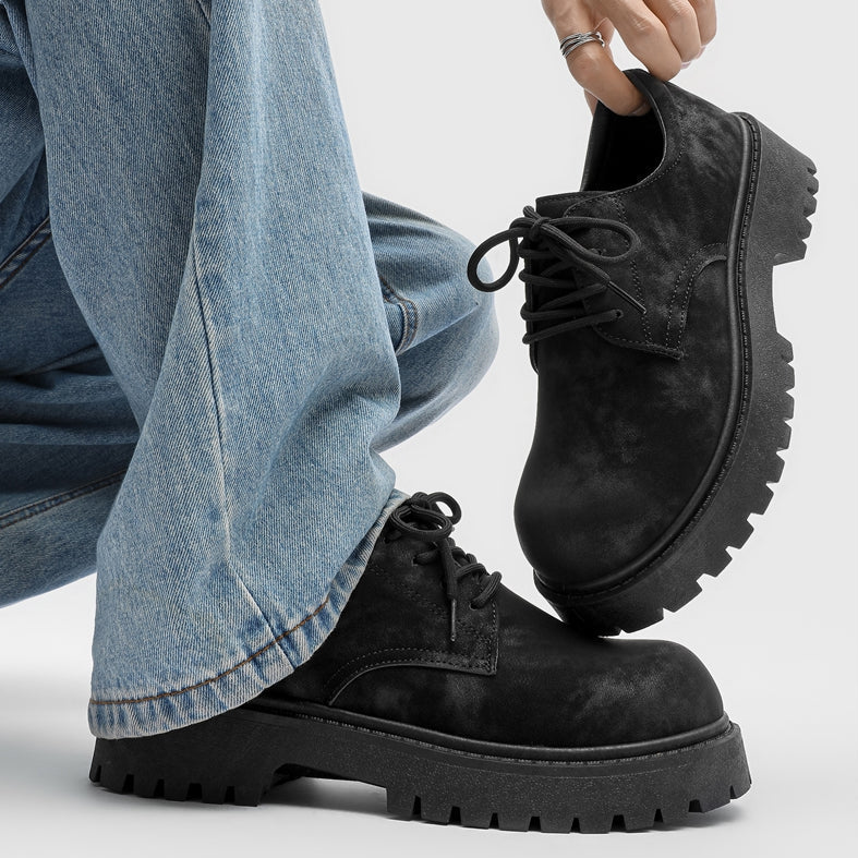 Herren-Lederschuhe mit dicken Schnürsenkeln – Erhöhte Sohle