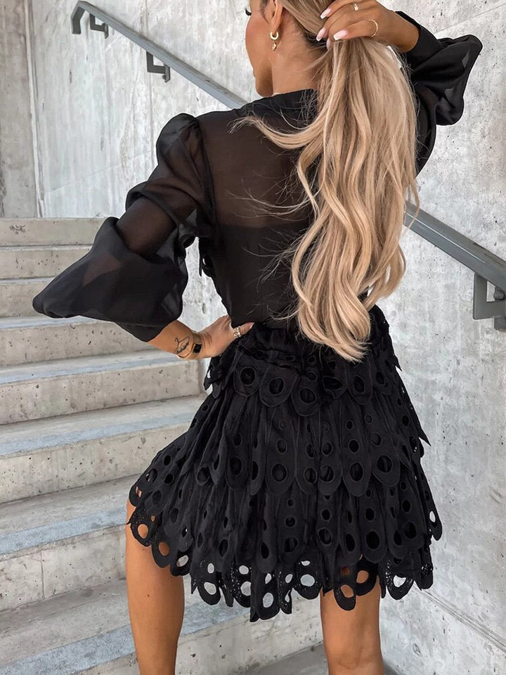 Robe Mini Femme Brodée – Manches Transparentes Coupe Évasée A-Line