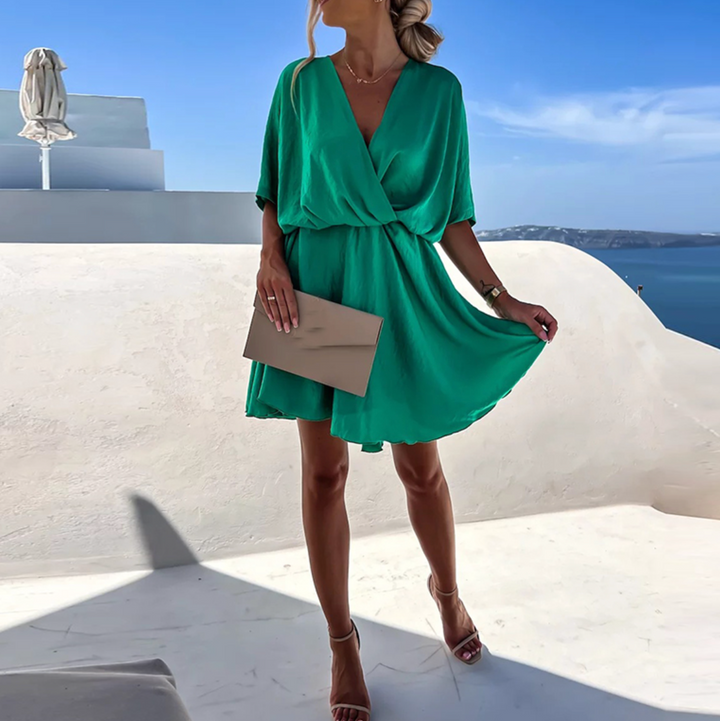 Robe Mini Satinée pour Femme – Col V Silhouette Fluide