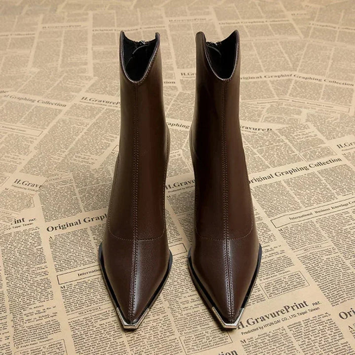 Damenstiefeletten aus Leder mit Fleecefutter und spitzer Zehenpartie – Hoher Absatz