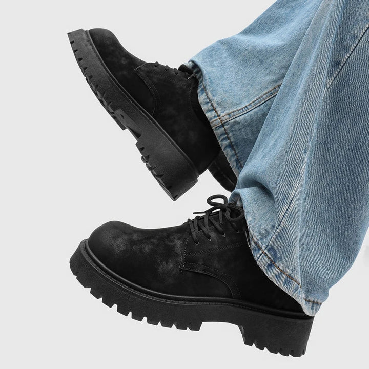 Herren-Lederschuhe mit dicken Schnürsenkeln – Erhöhte Sohle