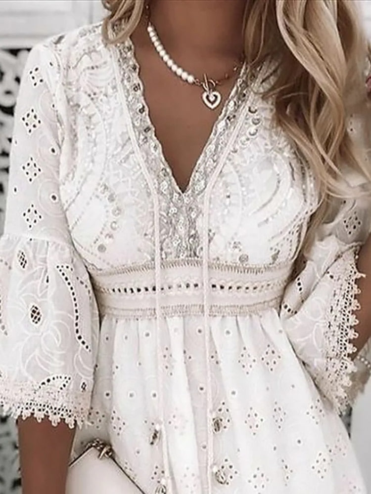 Mini-Robe Bohème Femme en Coton – Col V Brodé à Pampilles