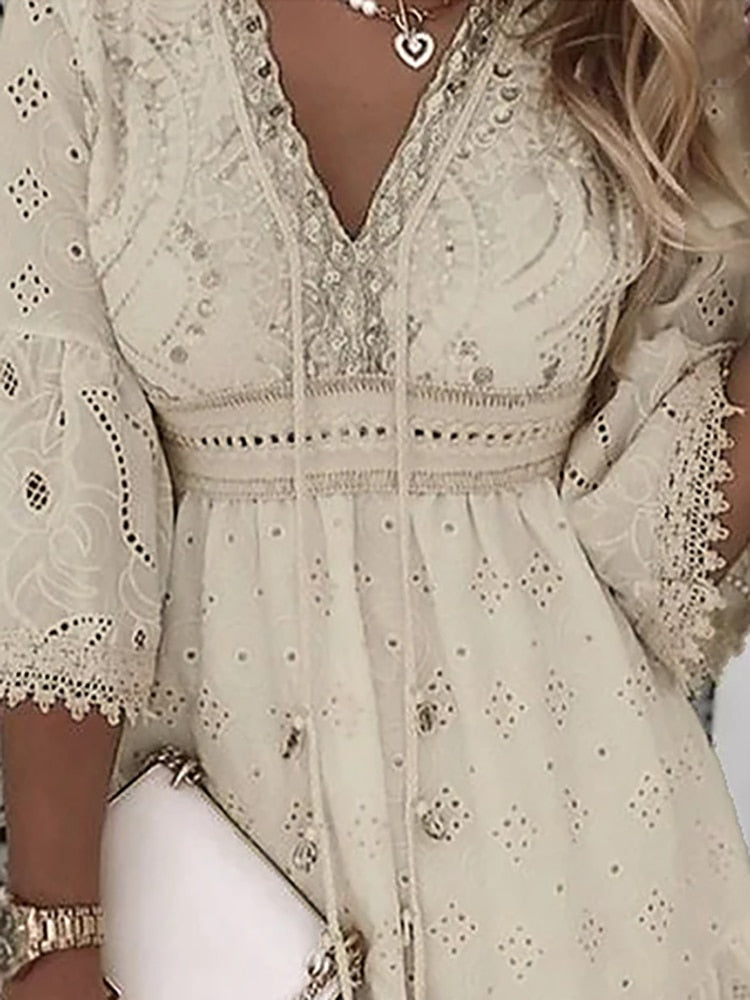 Mini-Robe Bohème Femme en Coton – Col V Brodé à Pampilles