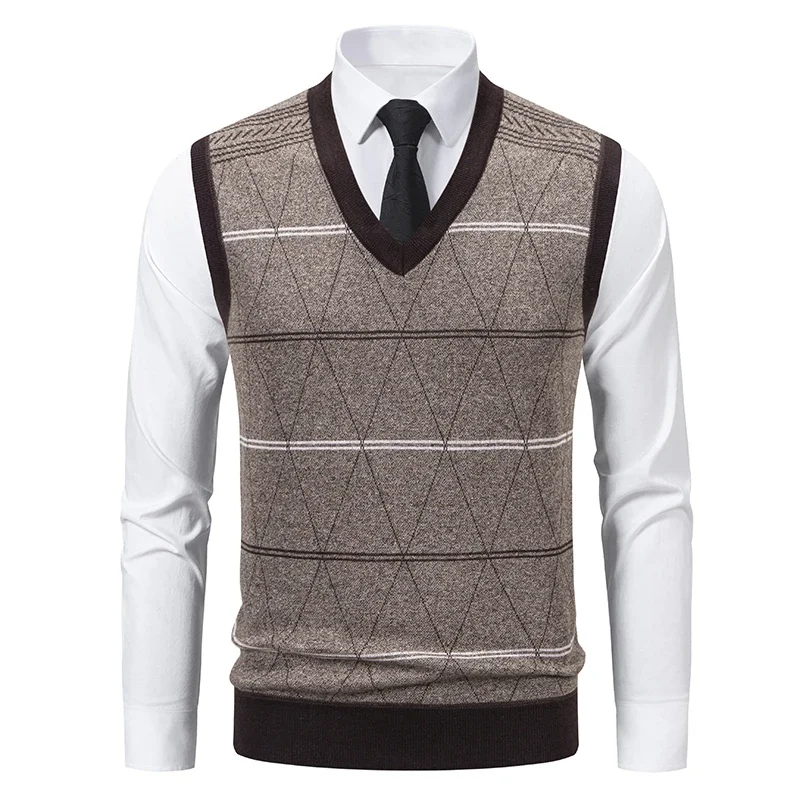 Men's V-Neck Sweater with Fleece Lining – Diamond Pattern