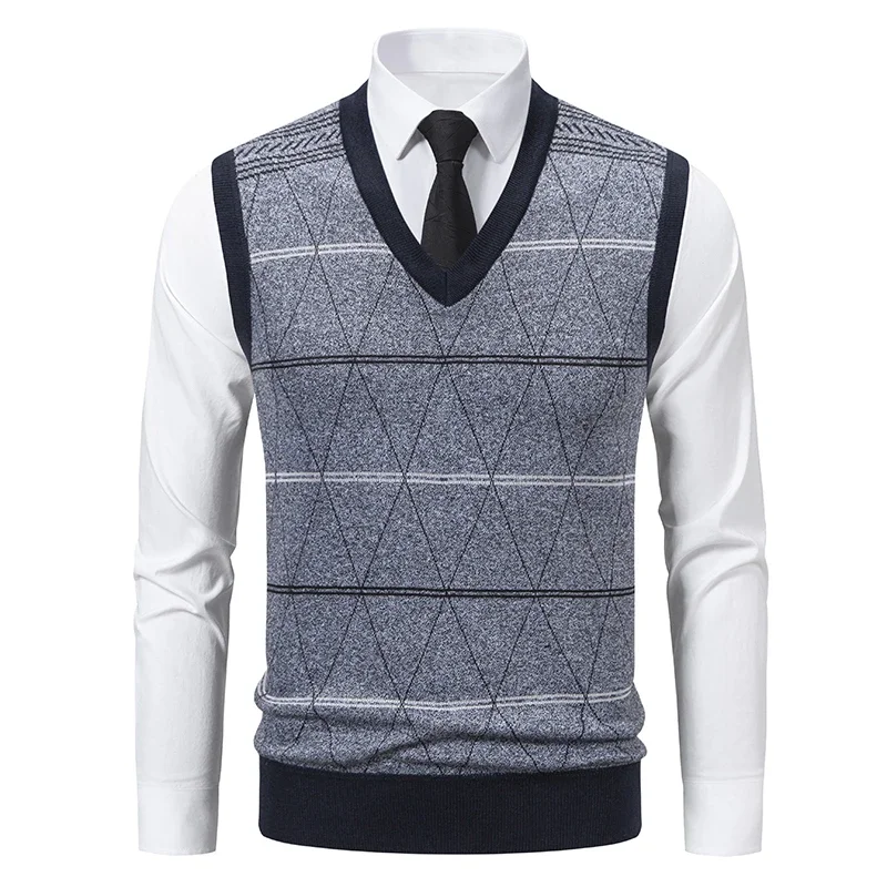 Men's V-Neck Sweater with Fleece Lining – Diamond Pattern