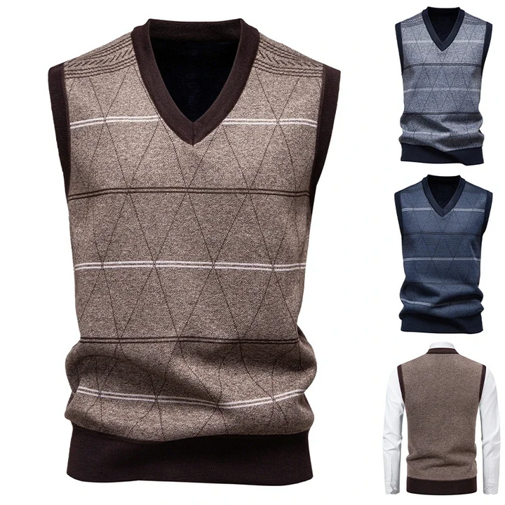 Men's V-Neck Sweater with Fleece Lining – Diamond Pattern