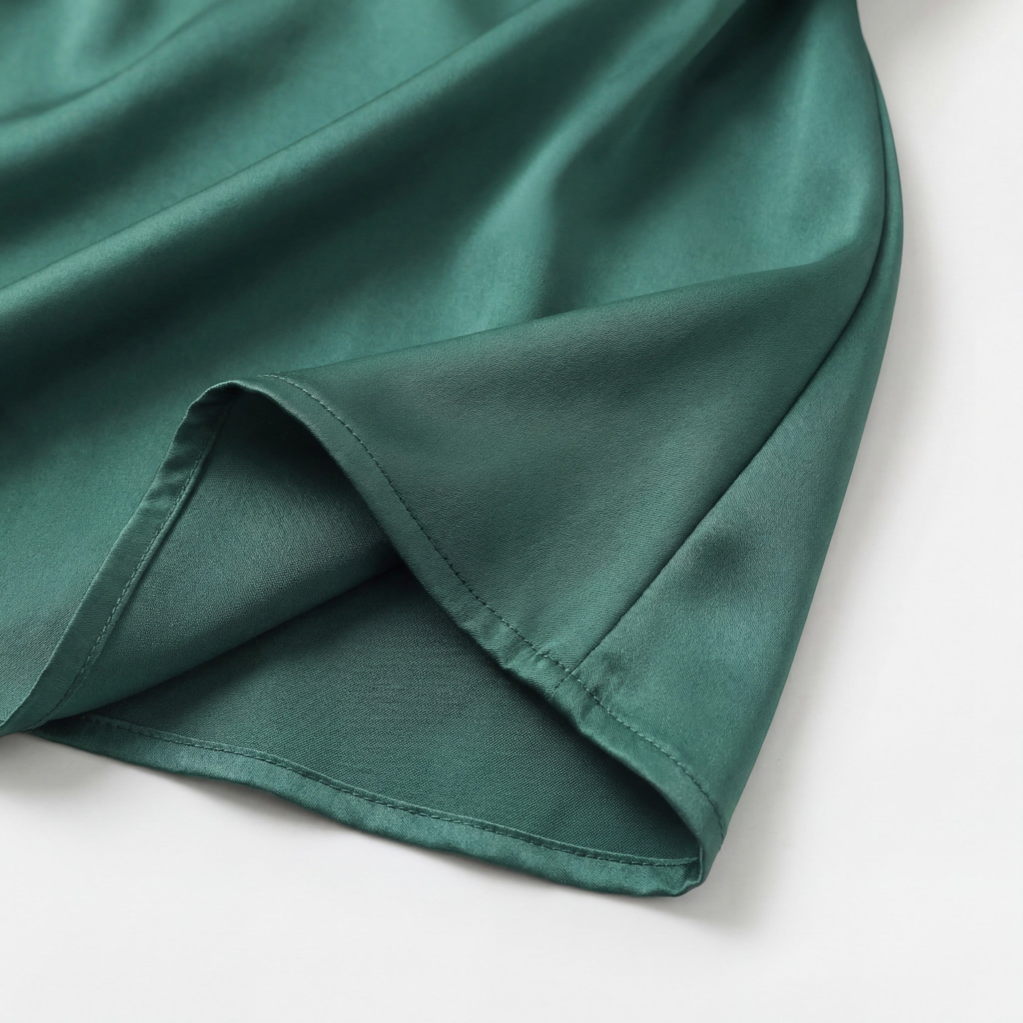 Robe Slip Femme en Satin 100% Soie – Col Drapé Élégant Coupe Biais