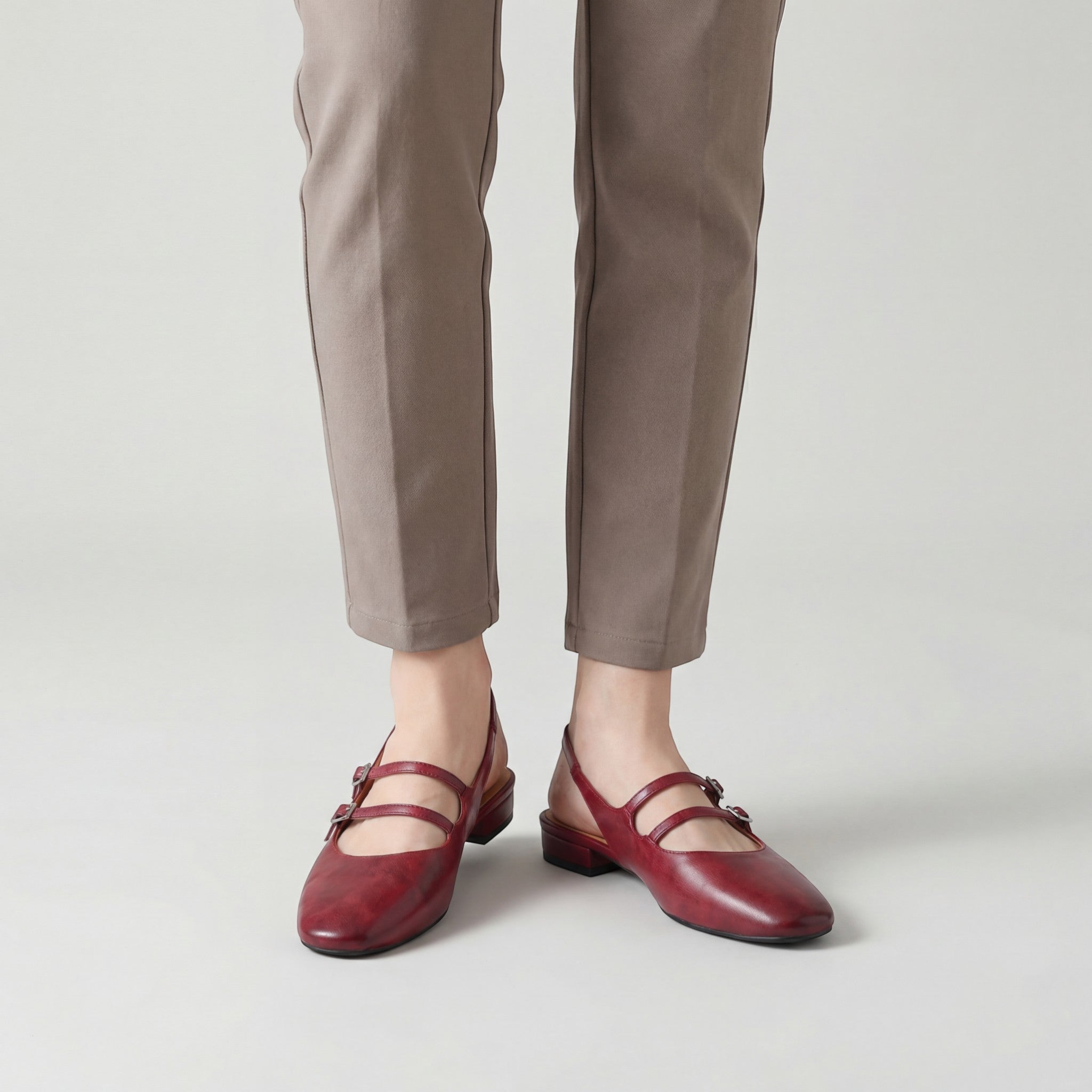 Sandales Plates Femme en Cuir – Bride Unique Coupe Standard