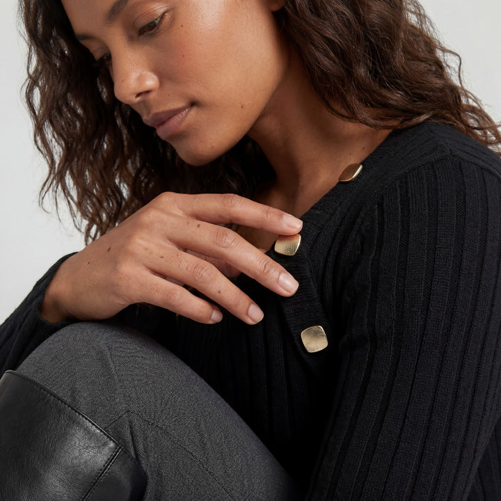 Riche | Asymmetrisches Oberteil für Damen aus Rippstrick