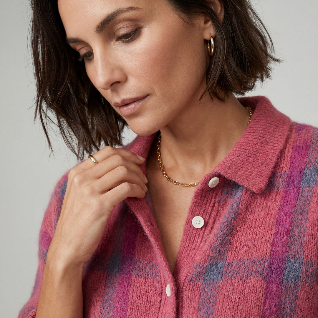 Women's Checkered Cardigan – Oversized Fit, Button-Down, Tailored Collar | Chunky Knit
