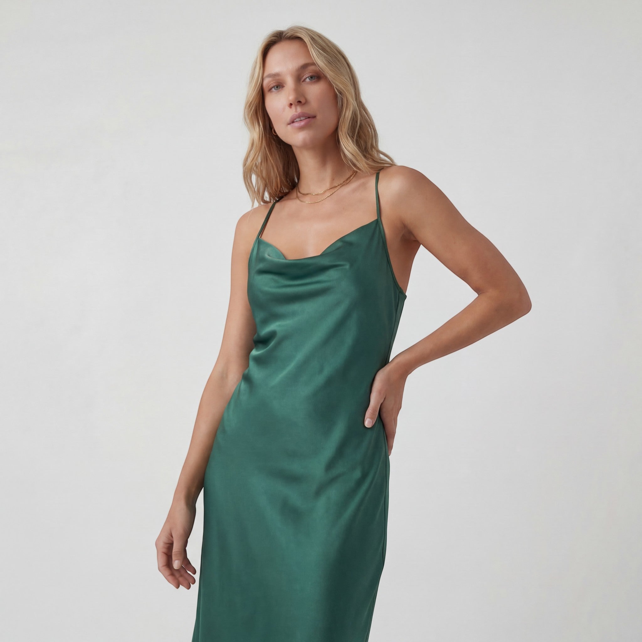 Robe Slip Femme en Satin 100% Soie – Col Drapé Élégant Coupe Biais