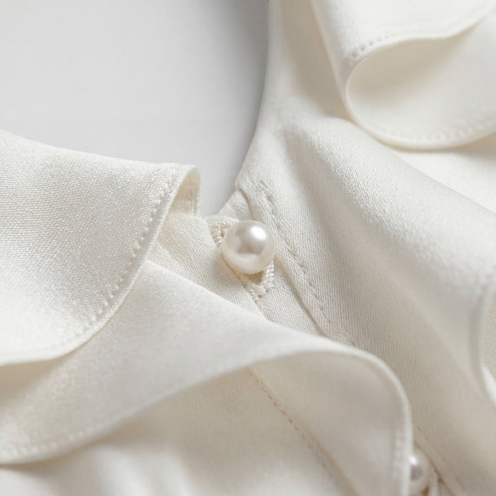 Robe midi femme en tissu – Détail col à volants