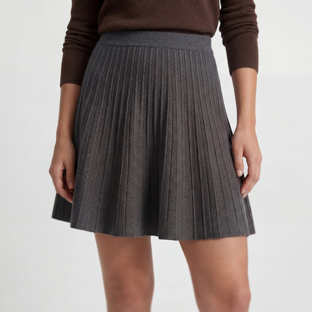 Plisseret miniskirt til kvinder i strik – Høj talje og udsvunget snit