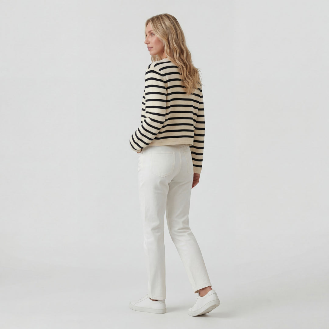Kurze Strickjacke für Damen – Gestreift mit Knopfleiste