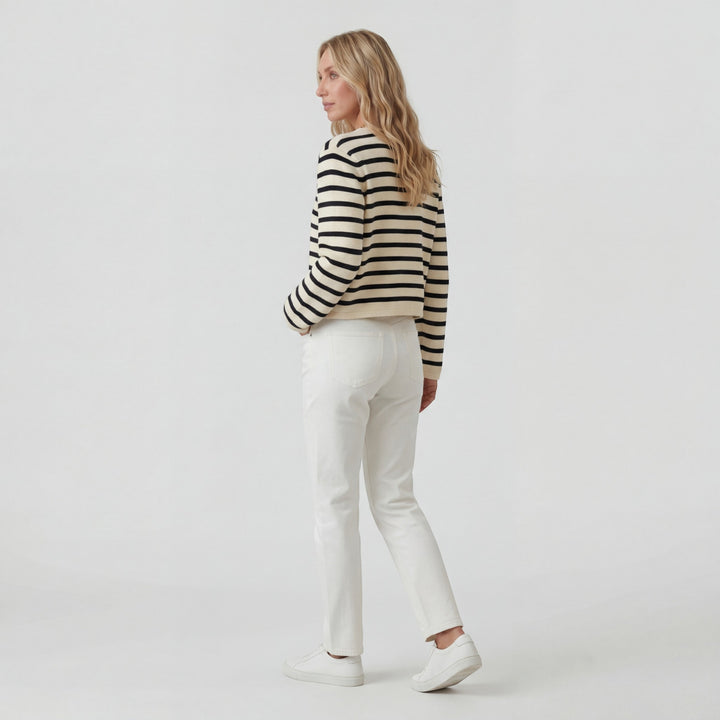 Kurze Strickjacke für Damen – Gestreift mit Knopfleiste