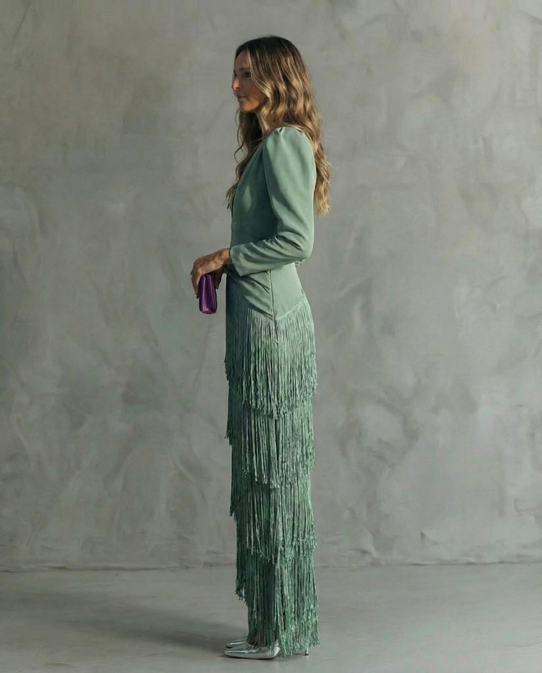Robe Maxi Frangée Femme Col V – Manches Longues Coupe Ajustée