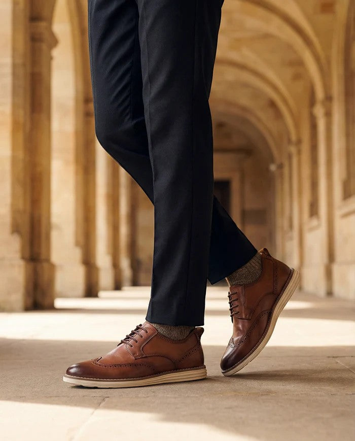 Herren-Lederschuhe ohne Schnürsenkel – Rundspitze, strukturierter Schnitt