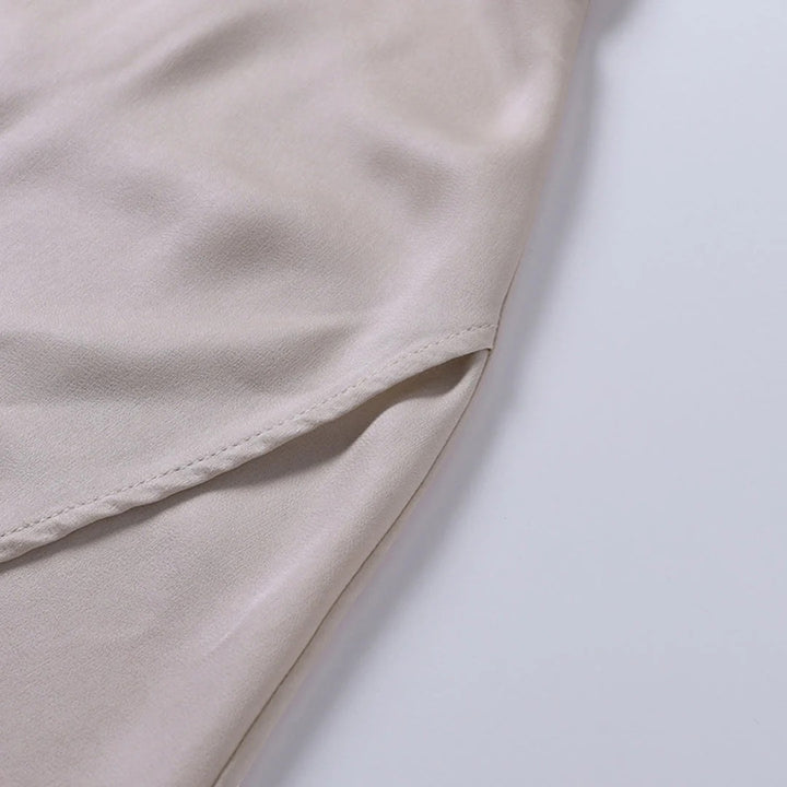 Robe Slip Femme Col V Fendue – Coupe Slim à Bretelles | Drapé Soyeux