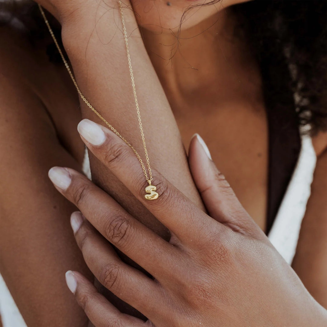Collier Initiale Plaqué Or pour Femme – Pendentif Lettre Bubble