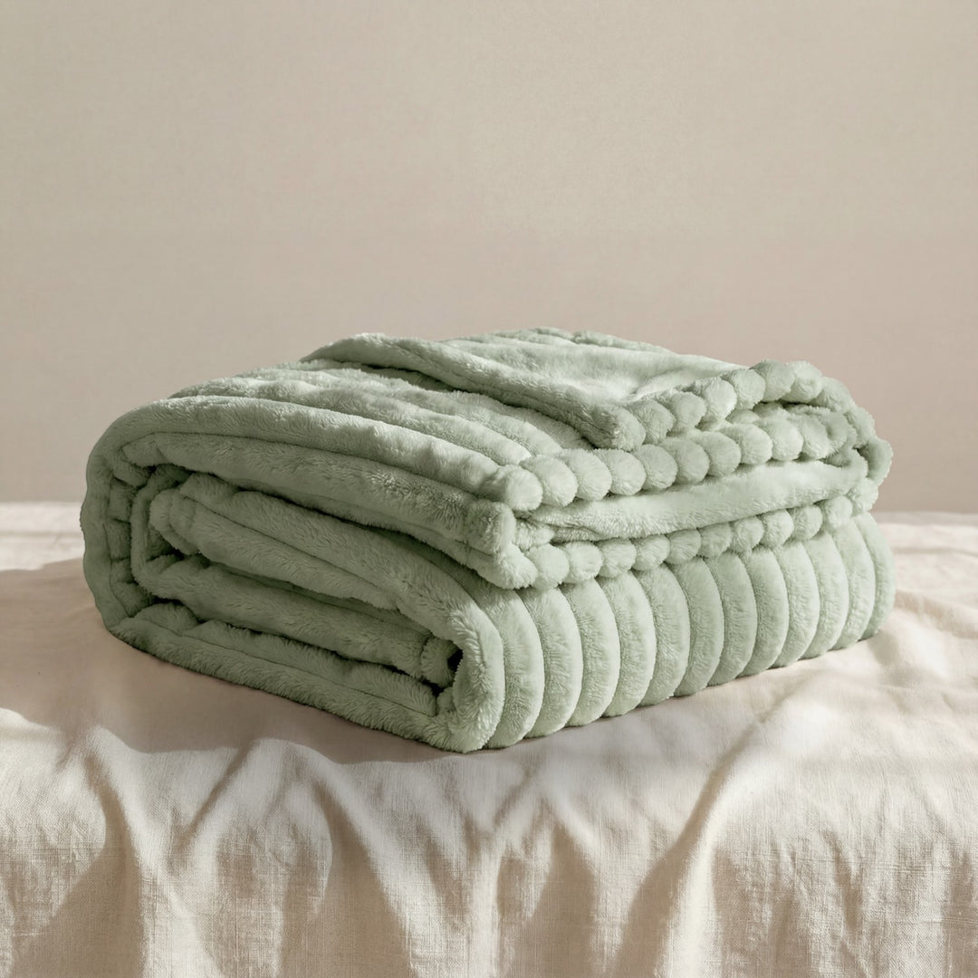 Luxurious | Women's Fluffy Plush Throw