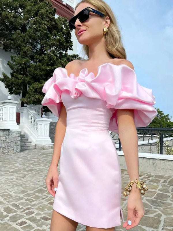 Satiniertes Minikleid mit freien Schultern für Damen – figurbetonte Passform mit Rüschen