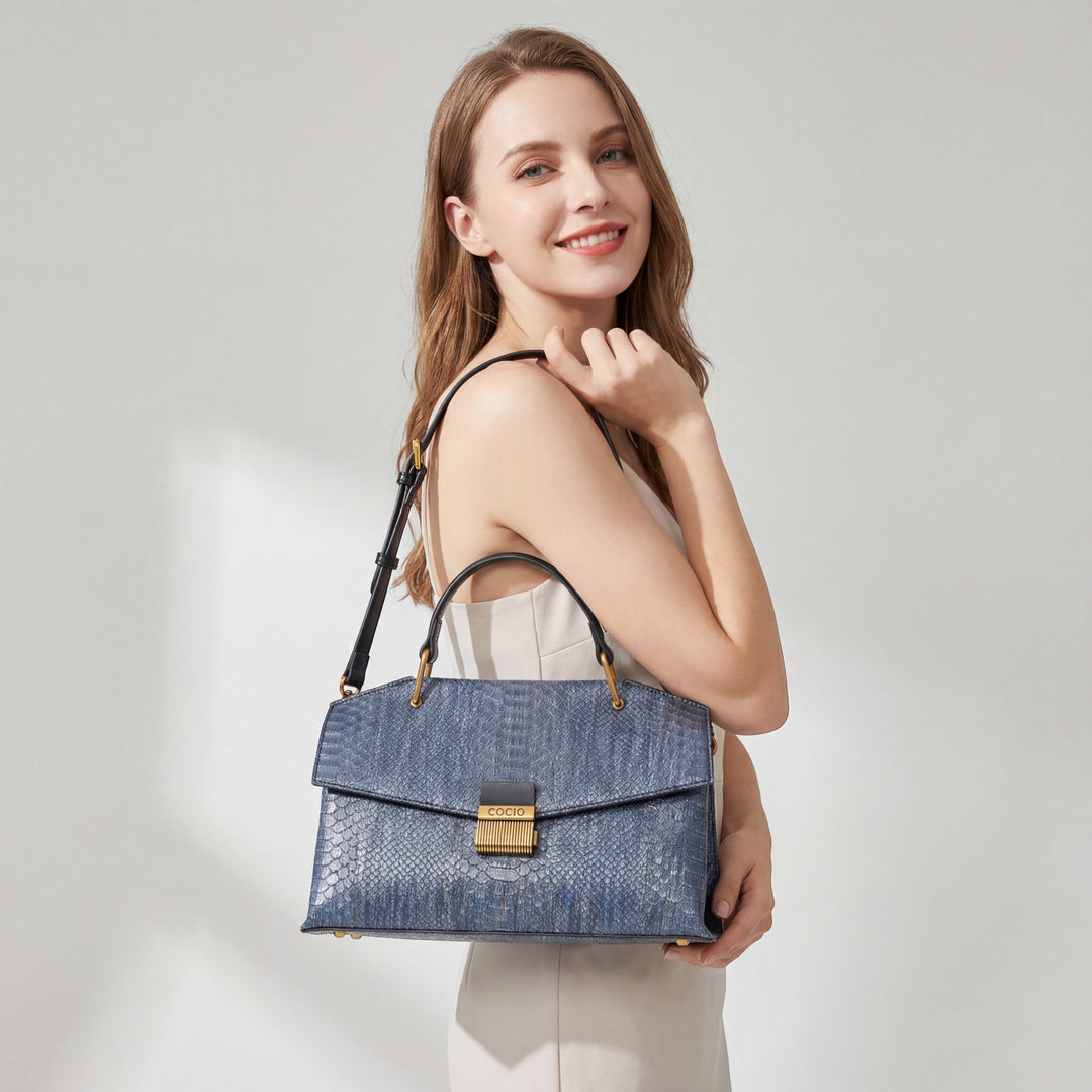 Sac à main femme en cuir texturé – Fermeture à rabat effet serpent