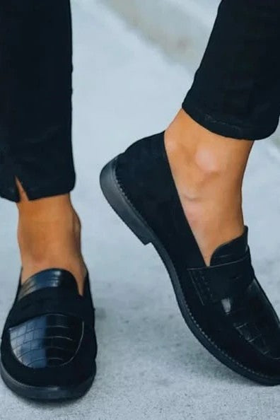 Women's Black Leather Slip-On Loafers – Comfortable Round-Toe