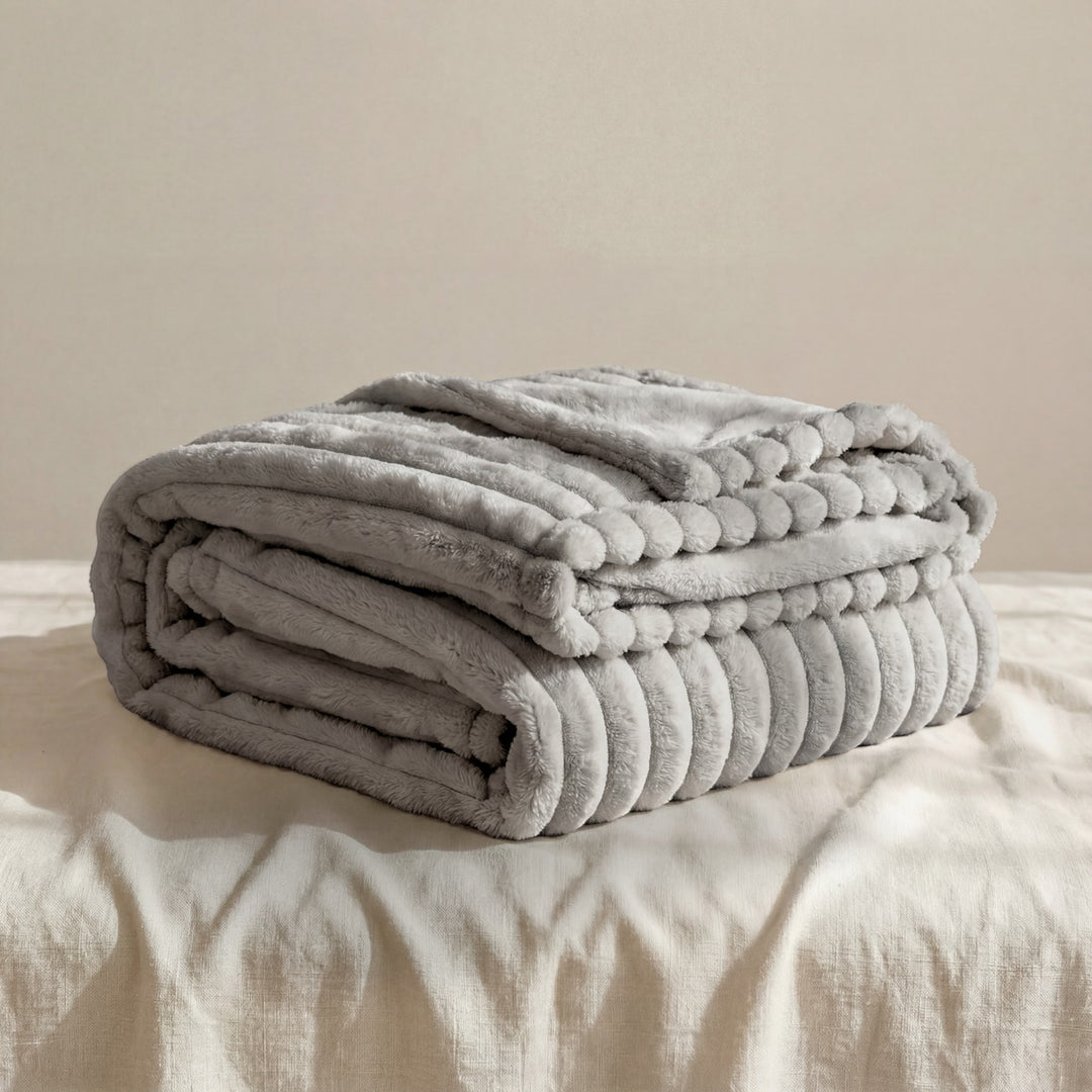 Luxurious | Women's Fluffy Plush Throw
