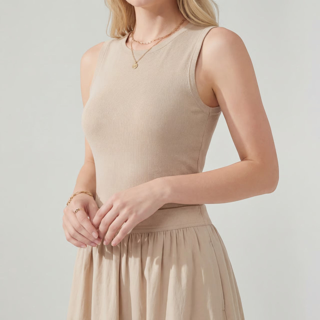 Riche | Femme Robe Midi Évasée Sans Manches en Maille Côtelée