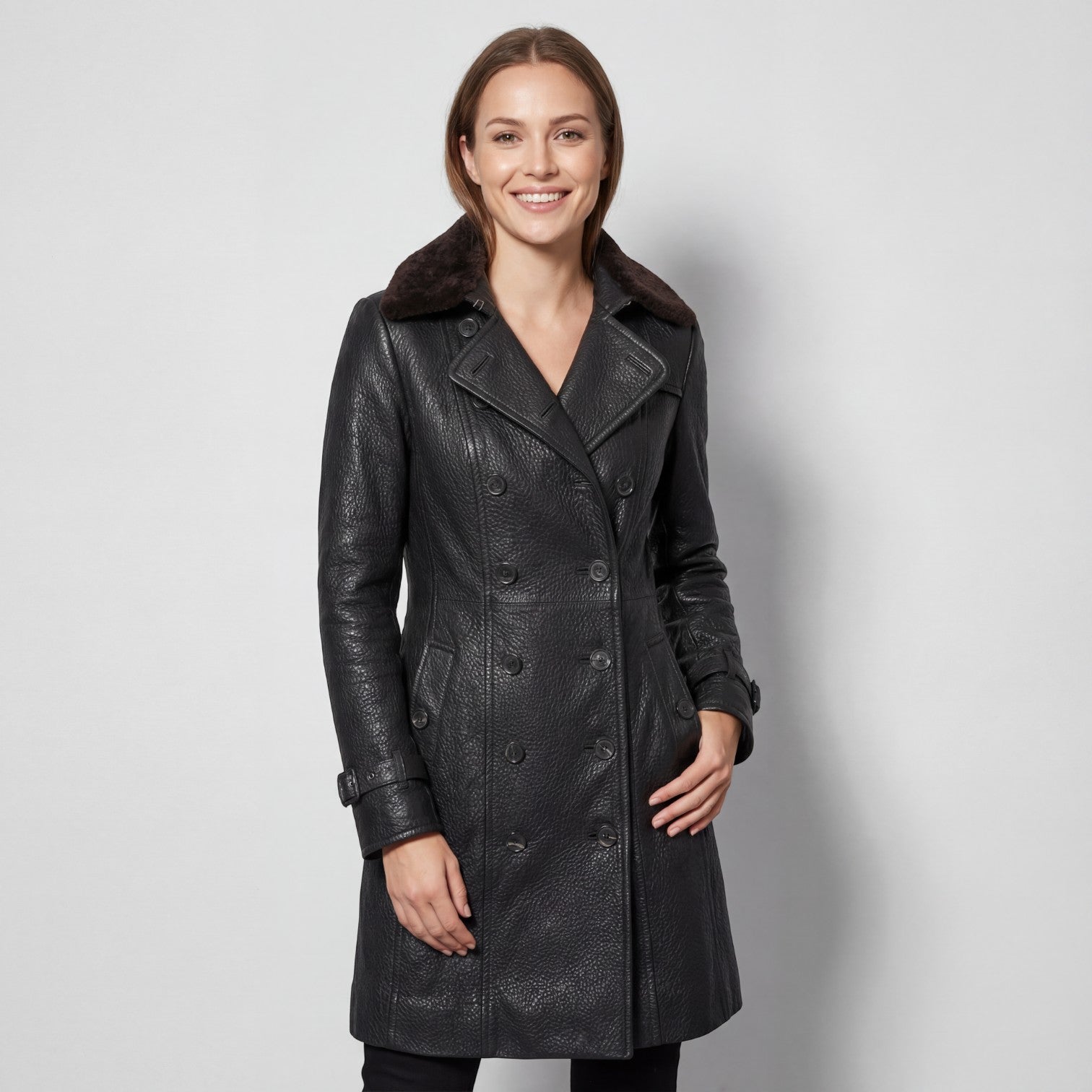 Riche | Manteau femme en cuir à col fourrure