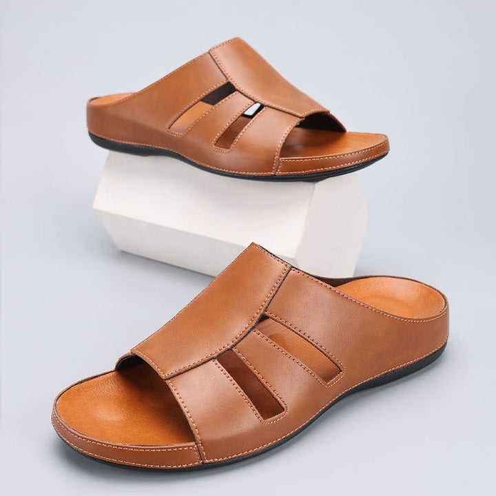 Claquettes Homme Ouvertes en Cuir – Coupe Casual Confort Rembourrée
