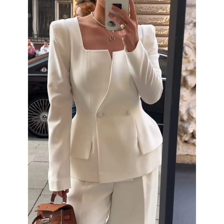 Blazer Femme Col Carré Coupe Ajustée – Structure Élégante Fermeture Deux Boutons
