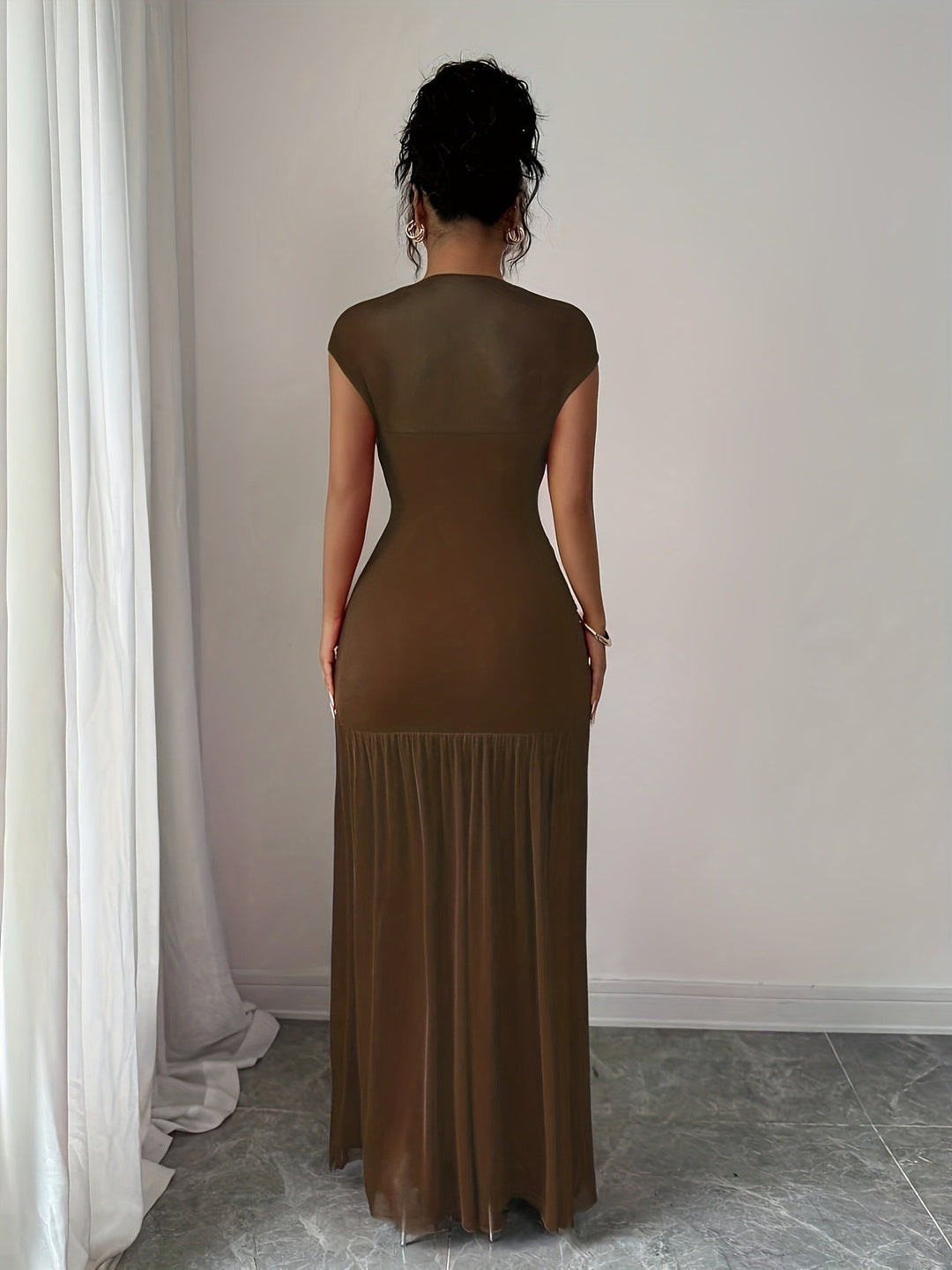 Robe Maxi Femme en Mesh Froncé – Élégance Plissée Ajustée